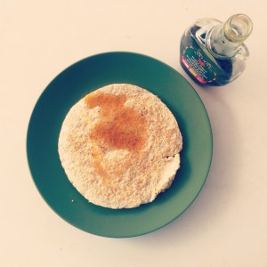 14η μέρα, πρωινό: βάφλα με ασπράδια αυγών και πίτουρο βρώμης με σιρόπι σφενδάμου.